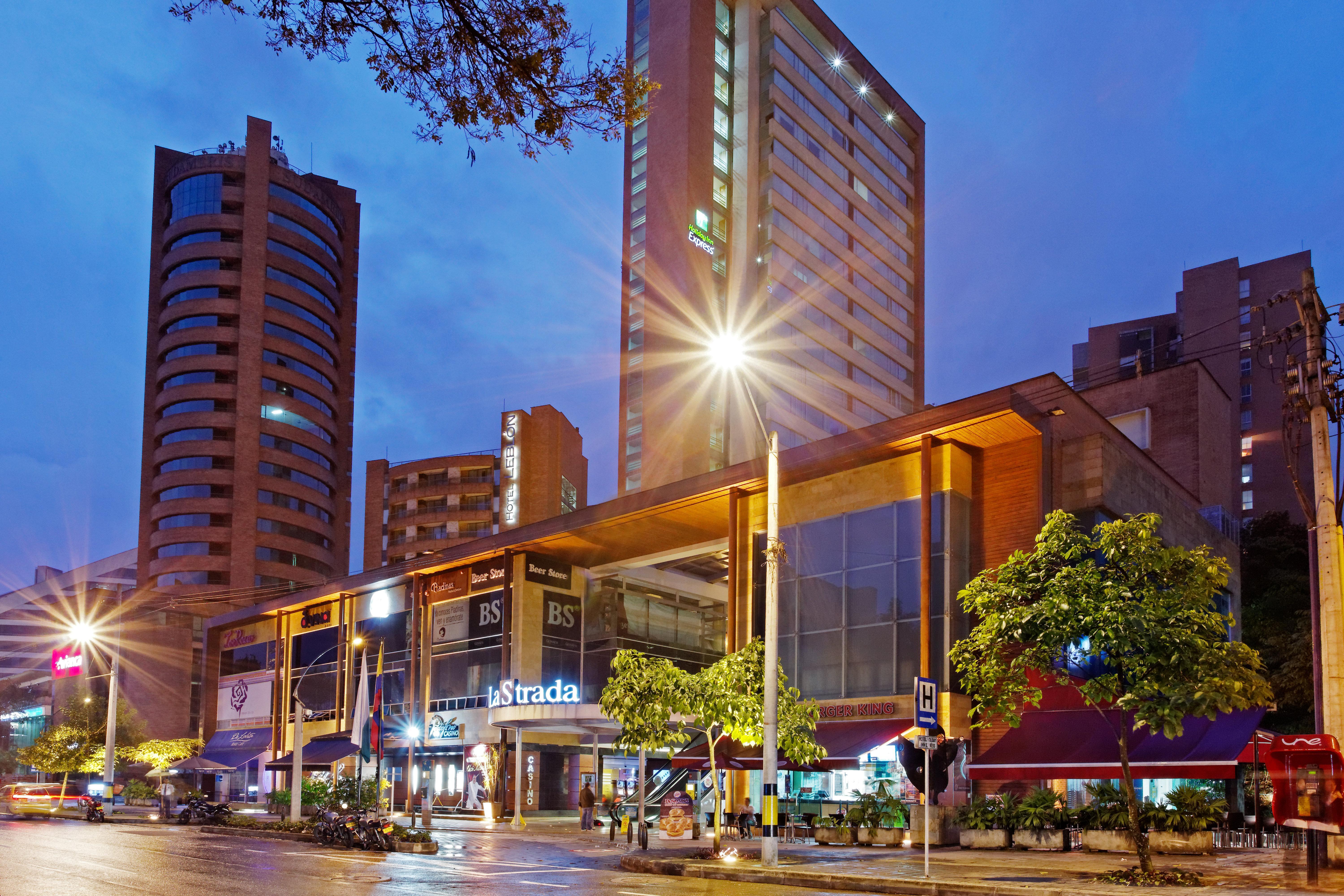 Hotel Holiday Inn Express & Suites Medellin By Ihg Zewnętrze zdjęcie