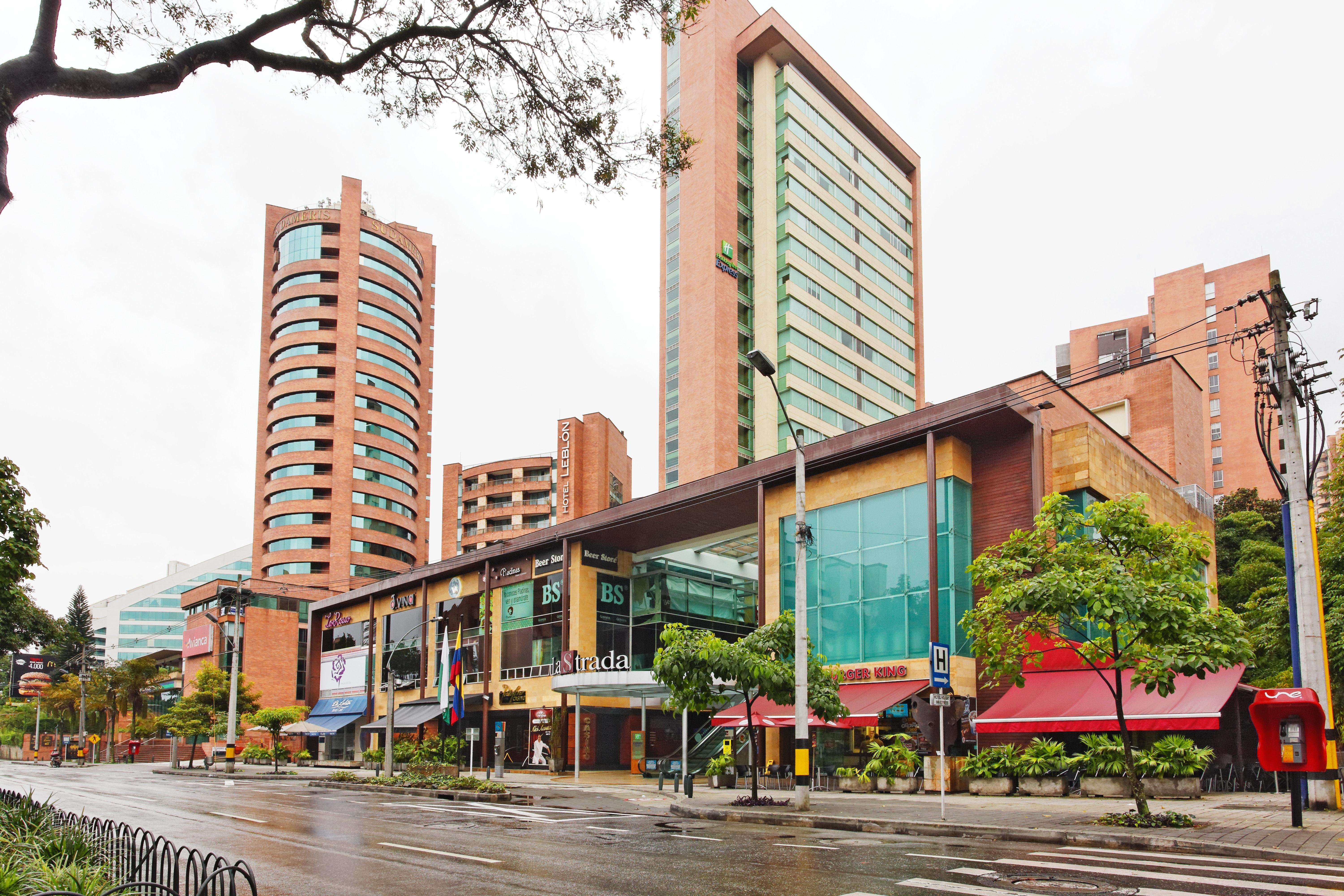 Hotel Holiday Inn Express & Suites Medellin By Ihg Zewnętrze zdjęcie