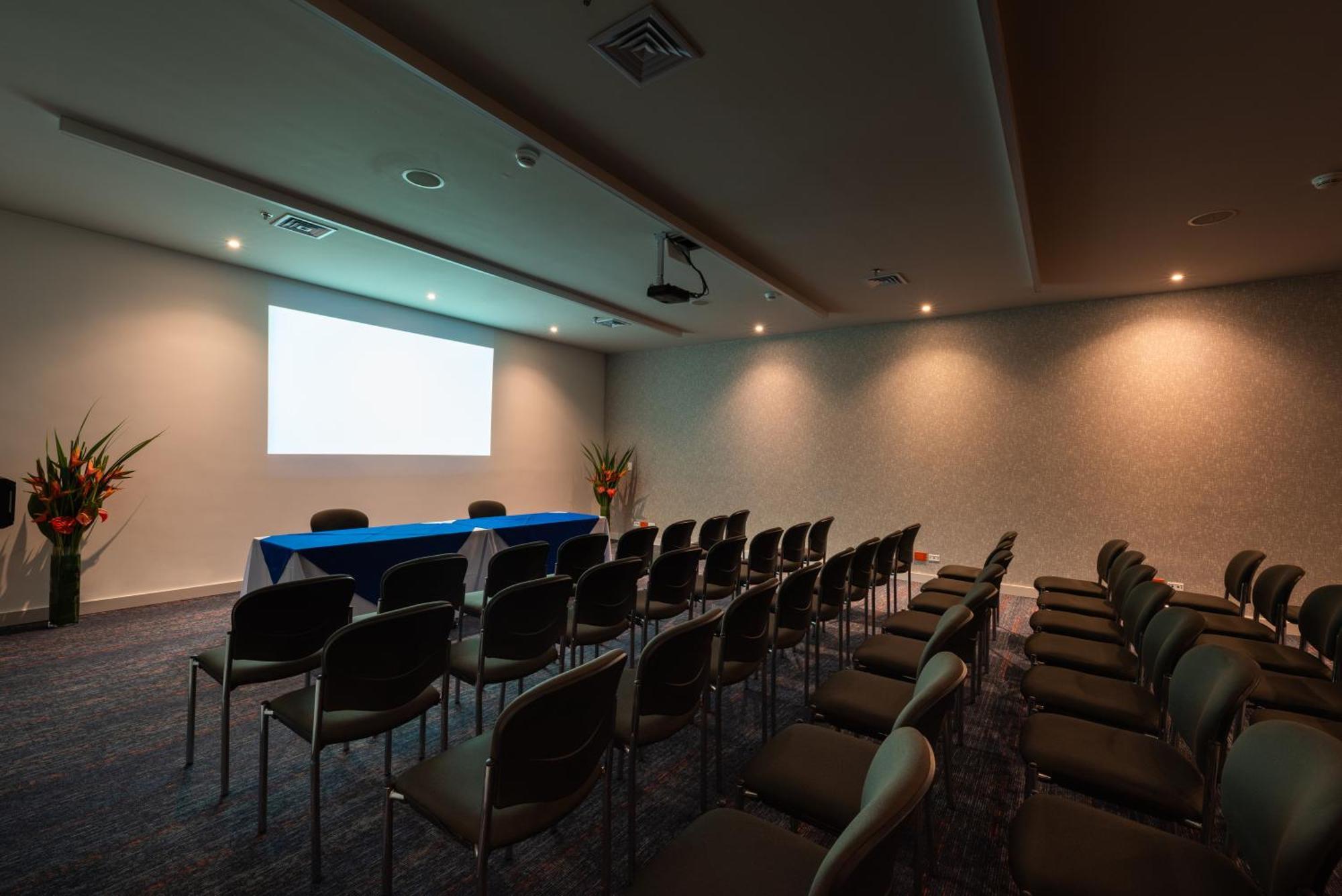Hotel Holiday Inn Express & Suites Medellin By Ihg Zewnętrze zdjęcie