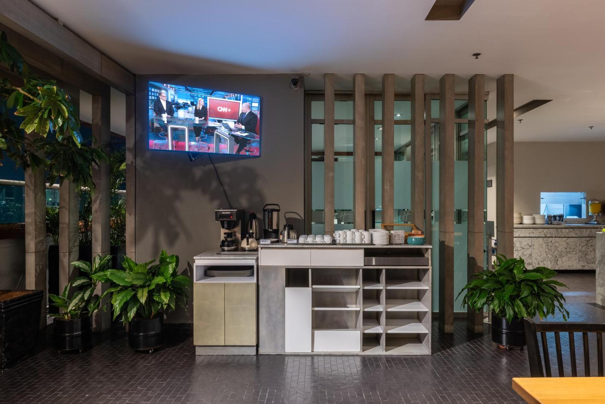 Hotel Holiday Inn Express & Suites Medellin By Ihg Zewnętrze zdjęcie
