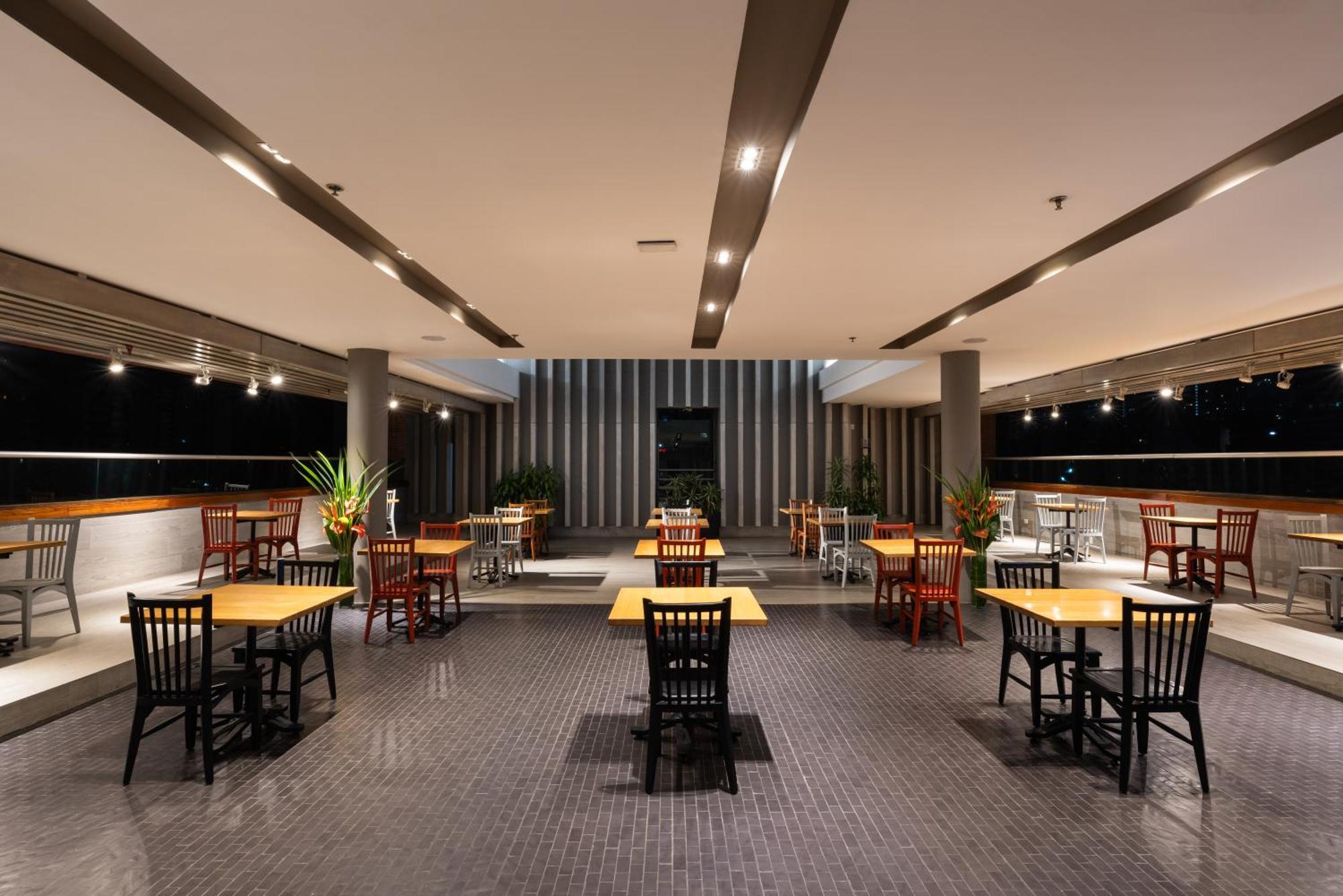 Hotel Holiday Inn Express & Suites Medellin By Ihg Zewnętrze zdjęcie