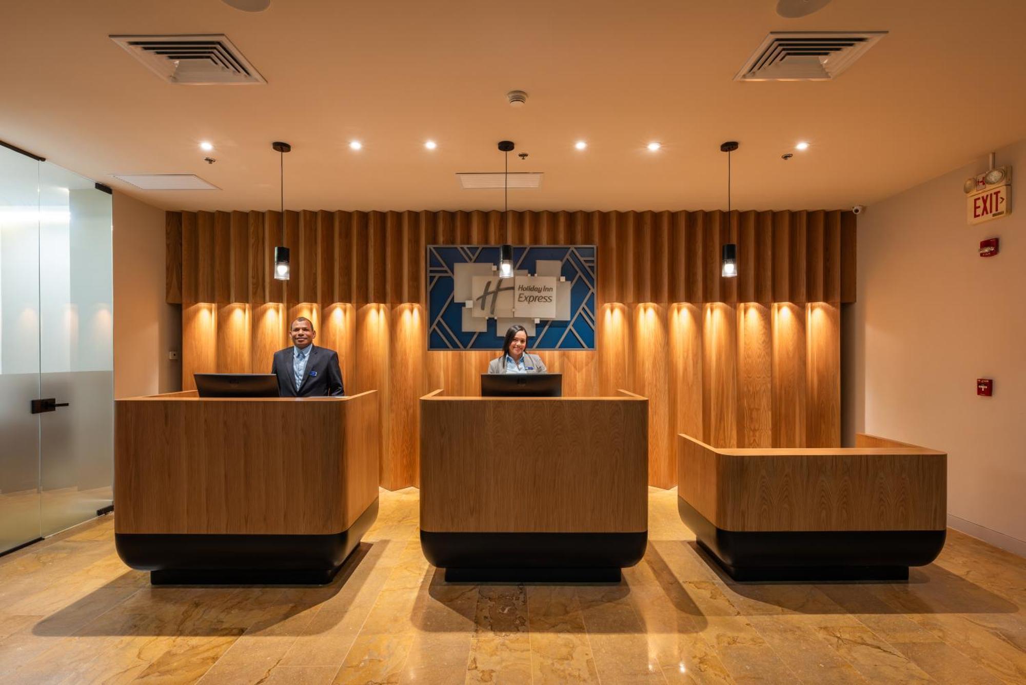 Hotel Holiday Inn Express & Suites Medellin By Ihg Zewnętrze zdjęcie