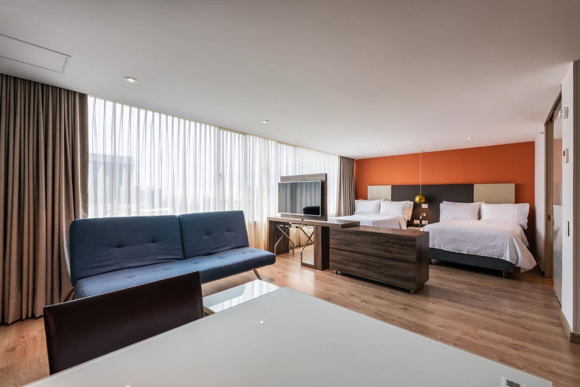 Hotel Holiday Inn Express & Suites Medellin By Ihg Zewnętrze zdjęcie